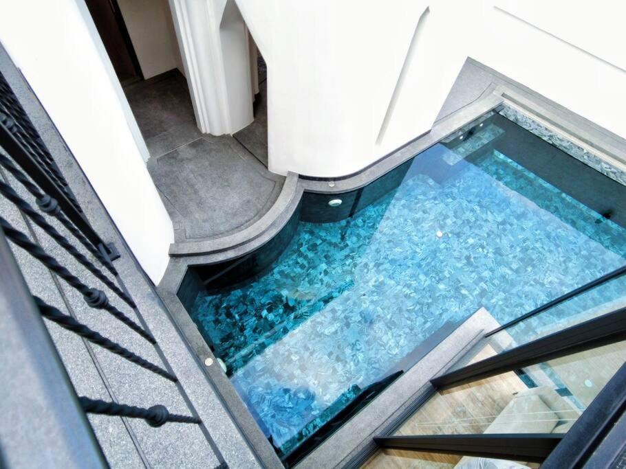 Pupae Pool Inara Pattaya
