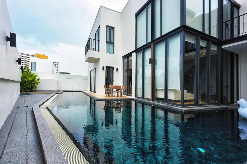 Villa Pupae Pool Inara *