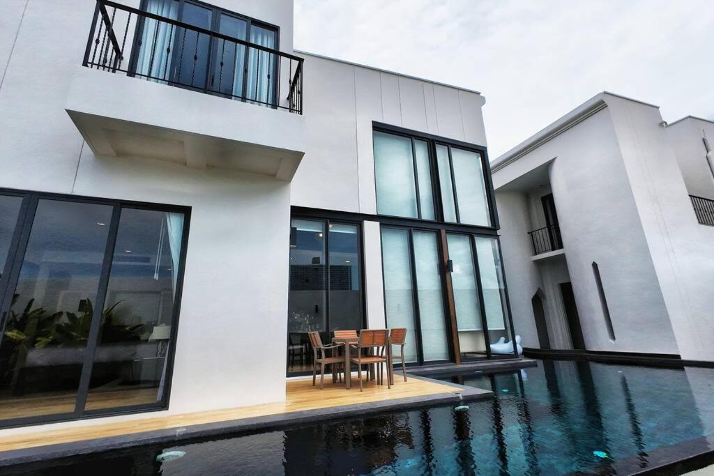Villa Pupae Pool Inara *