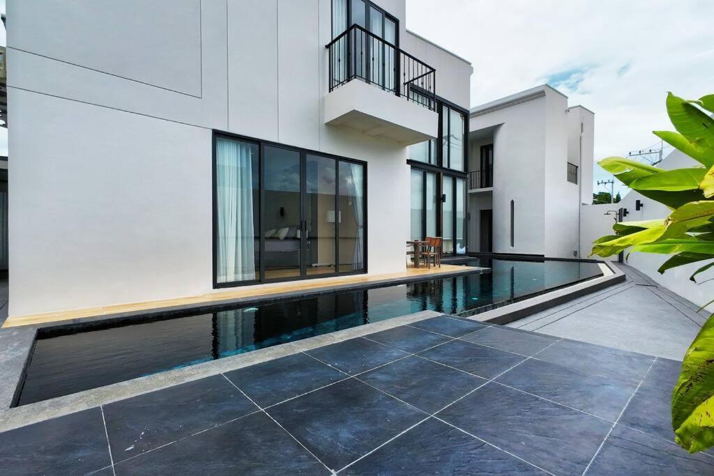 Pupae Pool Inara Pattaya