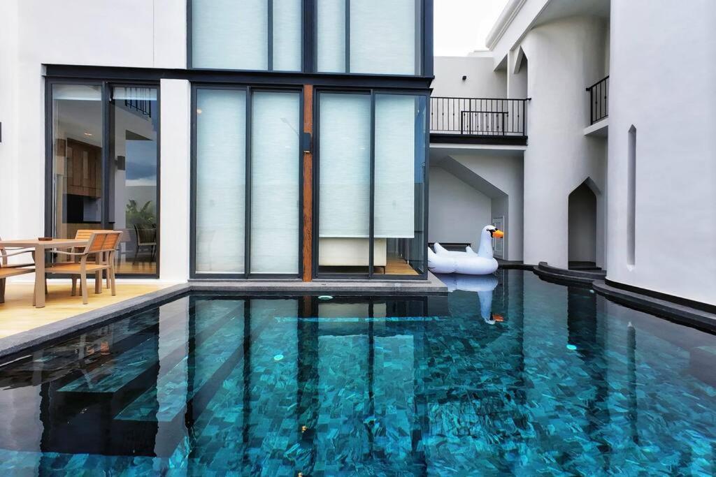 Villa Pupae Pool Inara