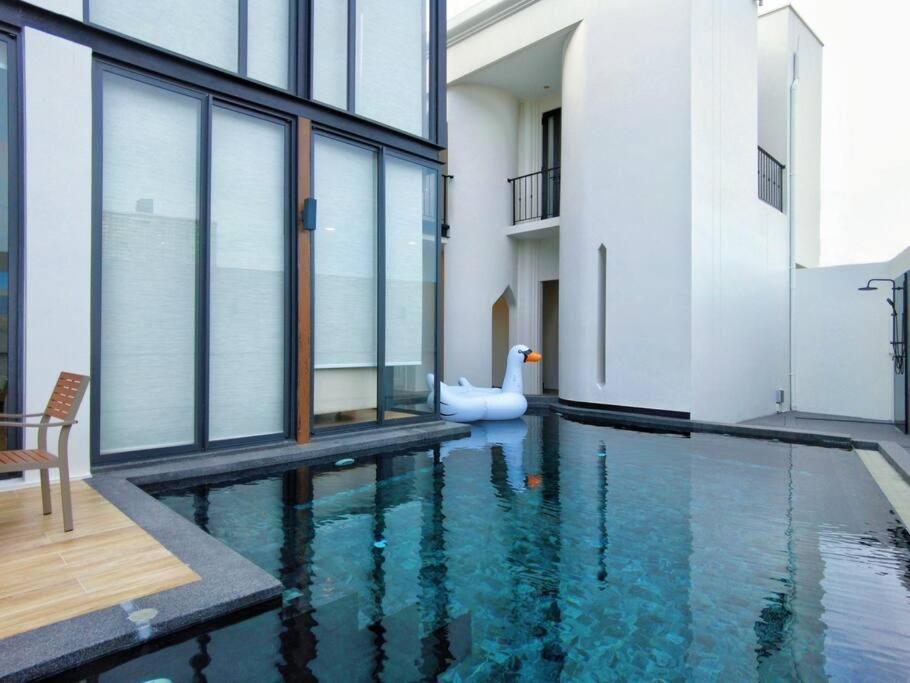 Pupae Pool Inara * Pattaya