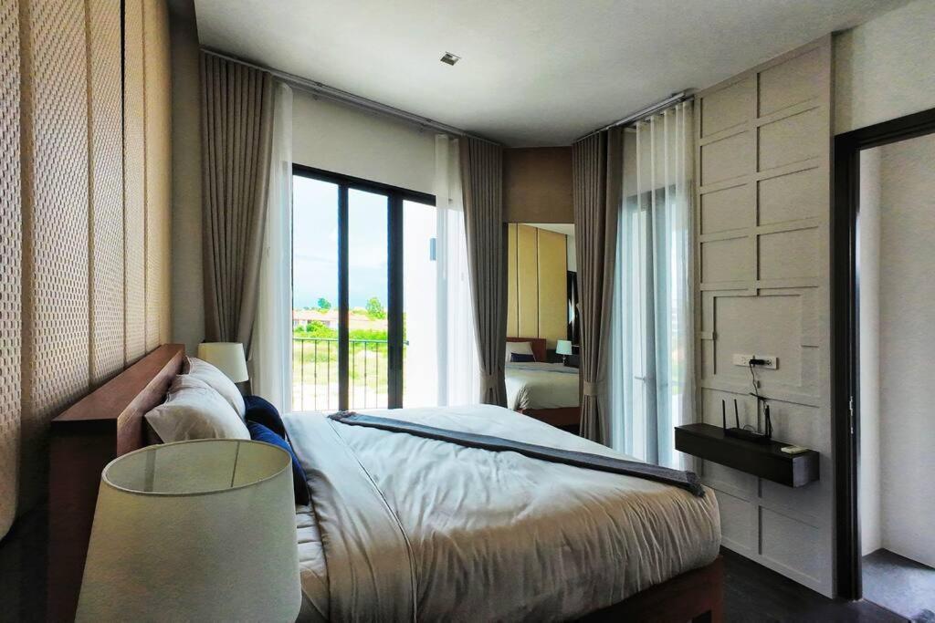 Pupae Pool Inara Villa Pattaya