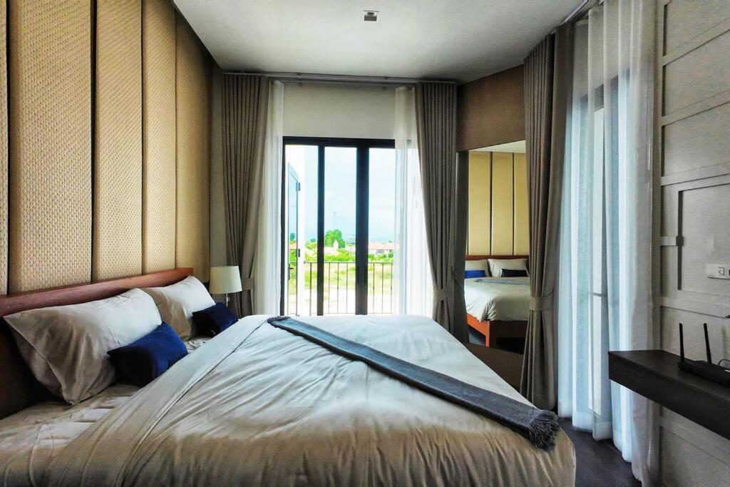 Pupae Pool Inara Villa Pattaya