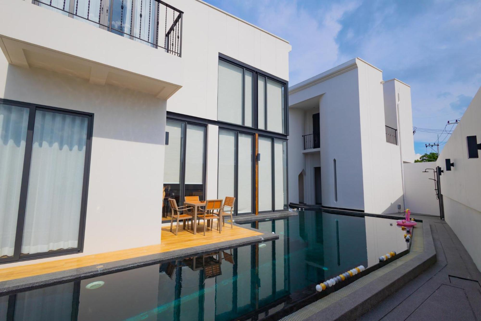 Pupae Pool Inara Villa *